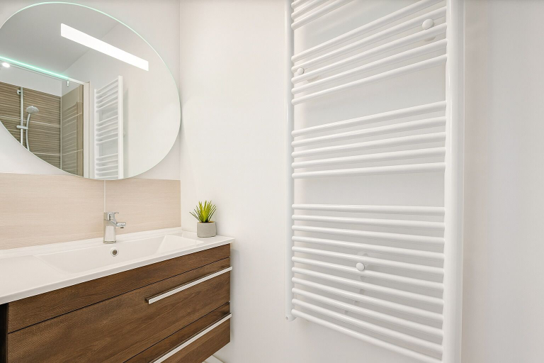 Bathroom 4, Spacieux 3 chambres a Montrouge, Hauts-de-Seine