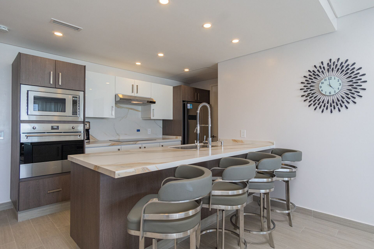 Private kitchen 3, Splash in The New Lazy River and Sleep In Luxury Encantame C-1104, Puerto Peñasco