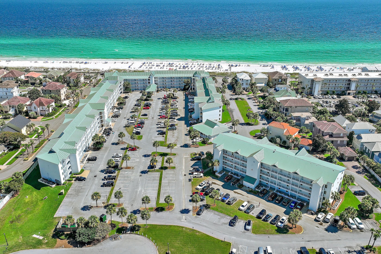 Exterior & Views 2, Maravilla 3102, Walton