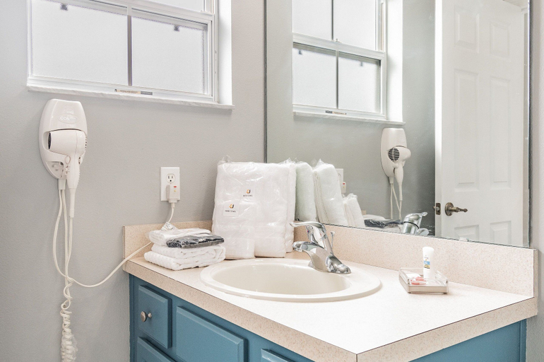 Bathroom 5, Encantada Resort Home w/ Priv Pool Near Disney, Osceola