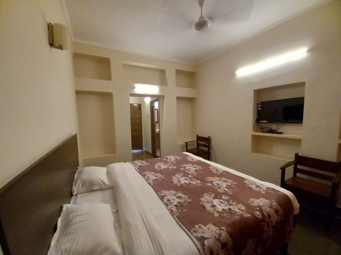 Room 5, Hotel Gobind Bhawan Heritage Haridwar, Hardwar