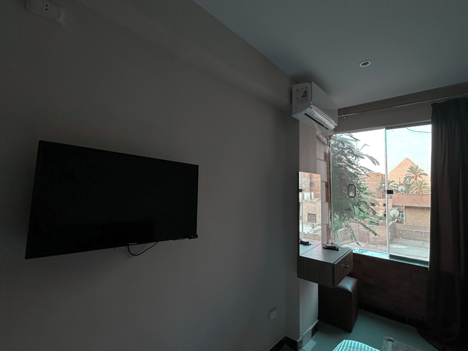 Room 3, The Pyramid Vault View INN, Al-Ahram