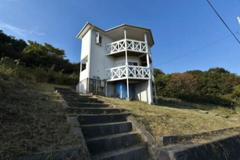 Exterior, Ultra Private Off Grid Island Villa Near the Beach Mandarin Farm Setting, Bizen