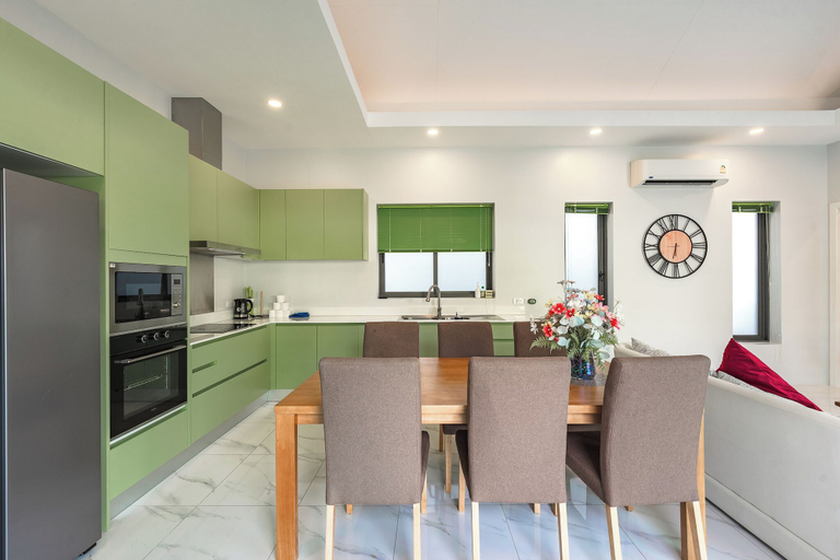 Private kitchen 2, 3BR Walk to Beach 7 Min to Beach V189, Phuket Island