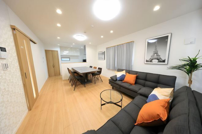 Living area 1, Bliss Ikebukuro, Toshima