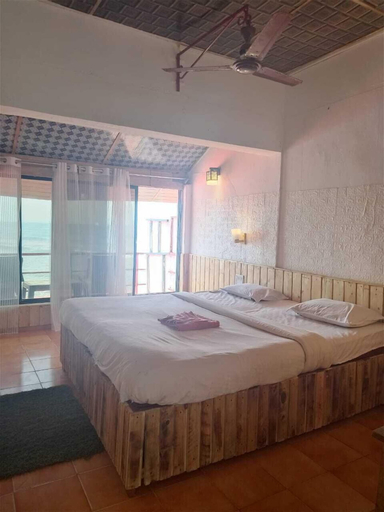 Room 3, Honey Guest House Restaurant, North Goa