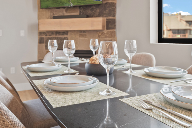 Living area 3, Mountain View Magic - Mayflower Lakeside, Wasatch
