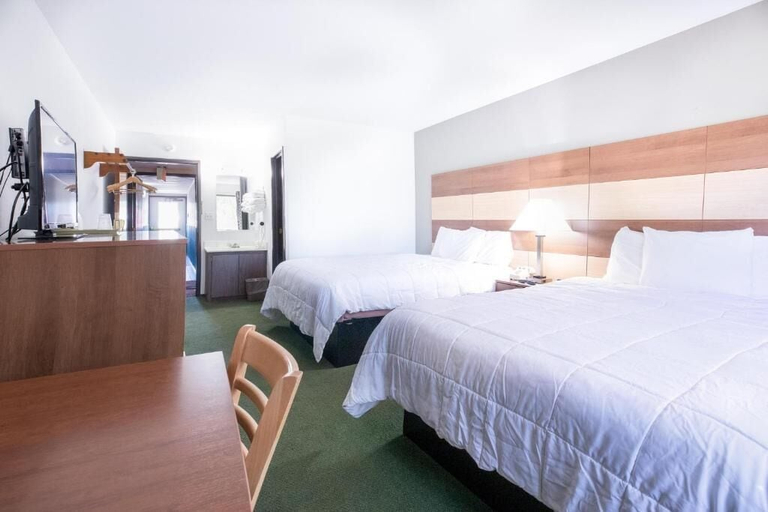 Bedroom 3, Northwoods Inn & Suites, Oneida