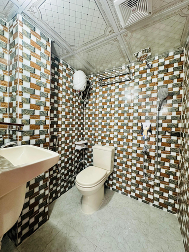 Bathroom 3, The Imperial Residence Banani, Dhaka