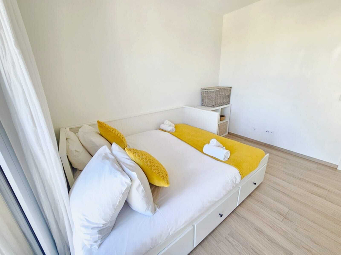 Room 5, Central 2BR Flat w terrace&parking, Luxembourg