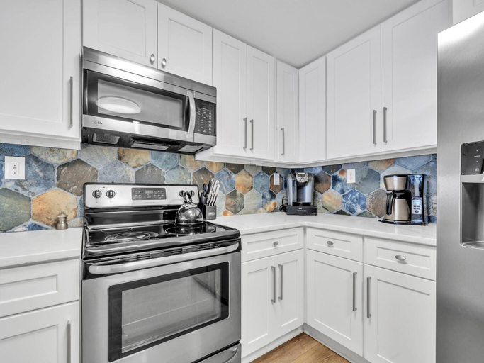Private kitchen 5, Sago Sands 301, Walton