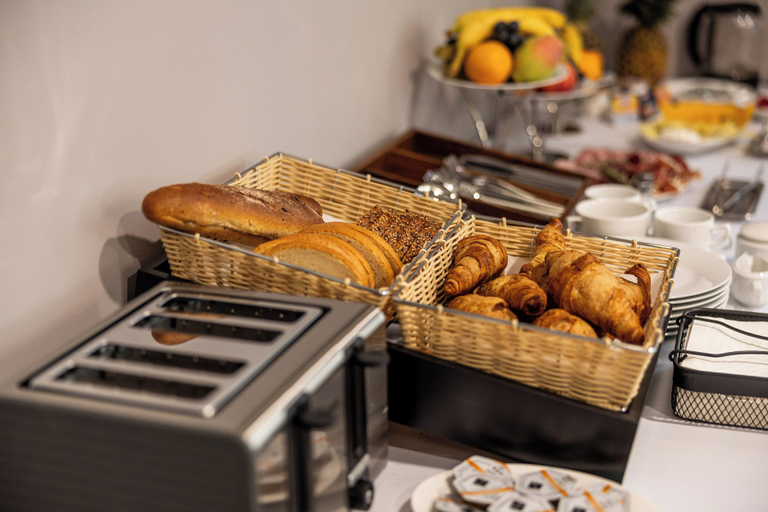 Breakfast buffet 5, Acacia Boutique Hotel, Stolichna