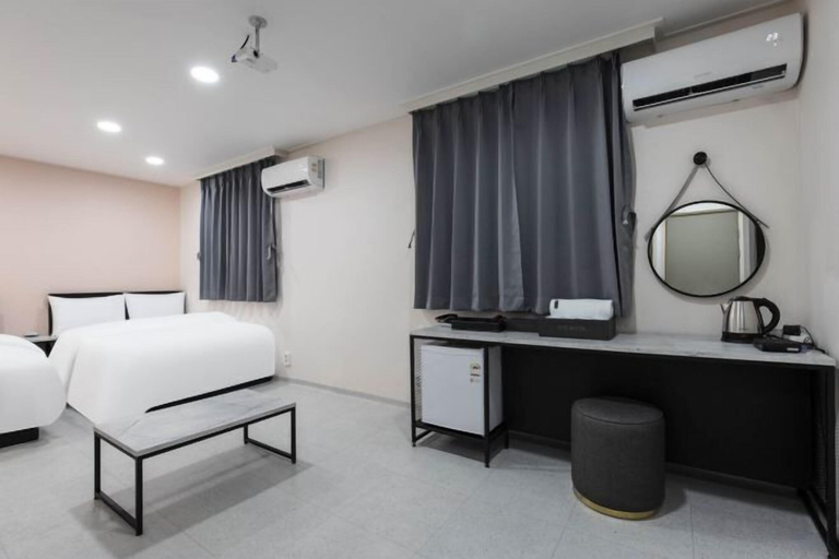 Room 1, Doksan White, Geum-cheon