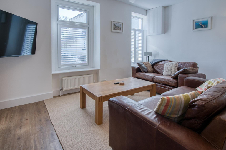 Living area 4, Nottage Road - 3 Bedroom Holiday Home - Mumbles, Swansea
