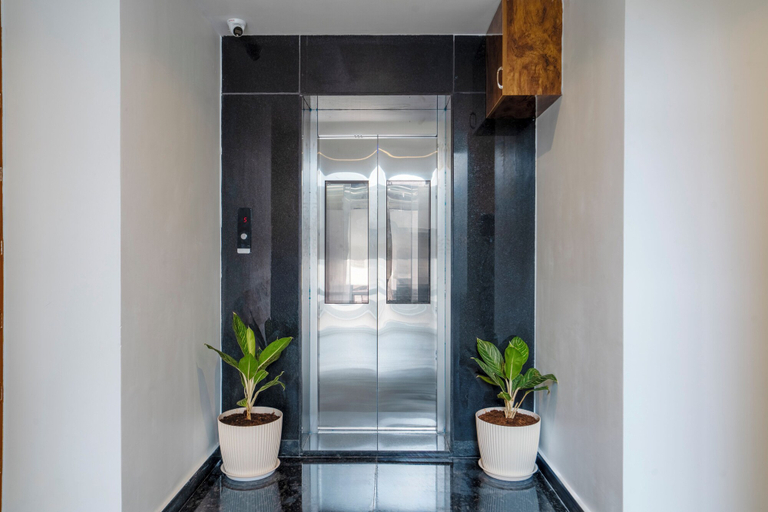 Bathroom 4, Treebo The Infinity, Banjara Hills, Hyderabad