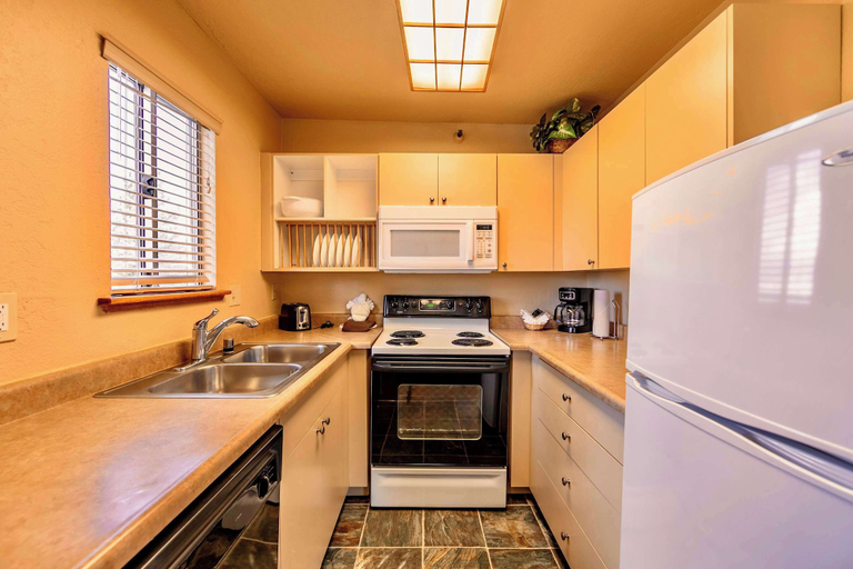 Private kitchen 2, Galaxy Way Close to Stagecoach Chair!, Douglas