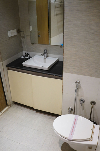 Bathroom 4, Hotel King's Heritage, Bareilly