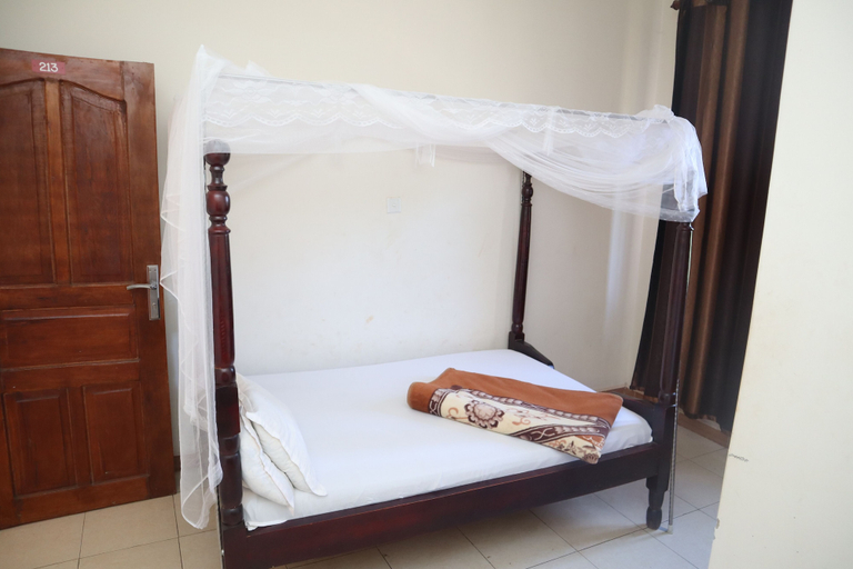 Bedroom 3, Namulanda Motel, Busiiro