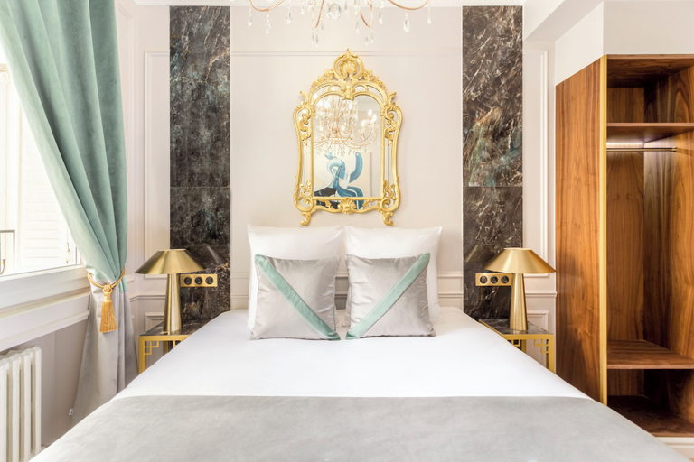 Room 3, Merveil Signature Suite - Hoche, Paris