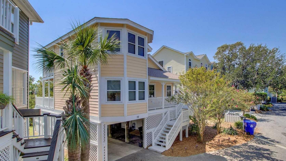 Exterior & Views 2, 72 Pelican Bay Avantstay Community Pool, Decks, Charleston