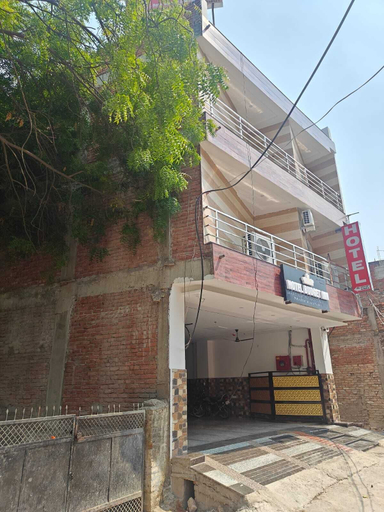 Front of property, Hotel Budget Inn, Lucknow