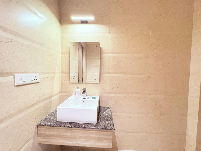 Bathroom 5, Olive turtle Puri, Puri