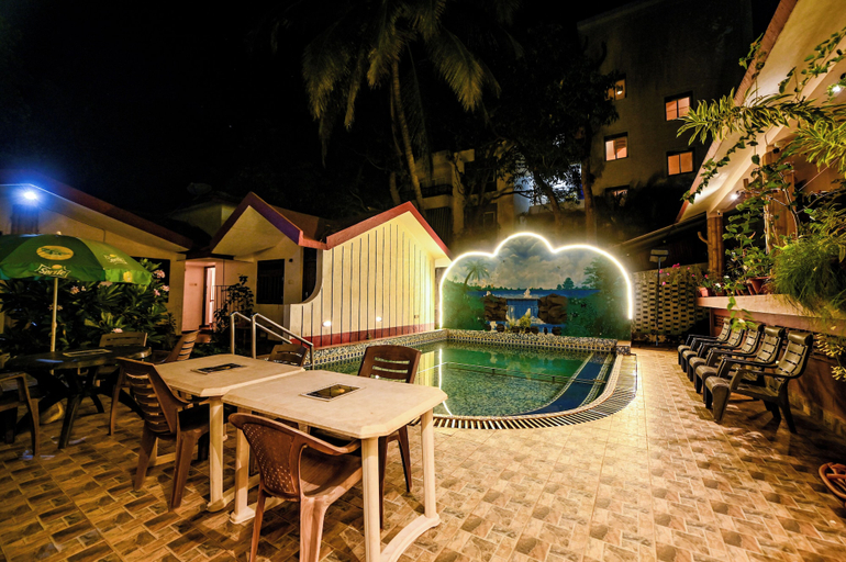 Food & Drinks 5, Harbor Court Vagator, North Goa