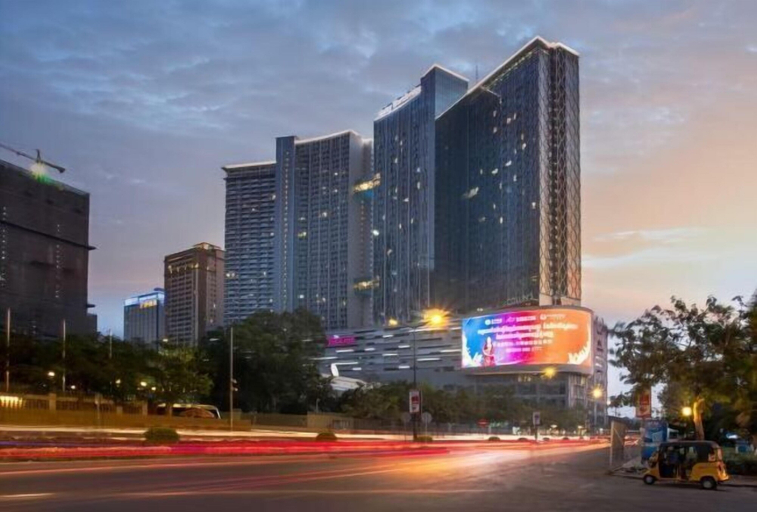 Exterior, Golden Bridge Business Hotel, Phnom Penh
