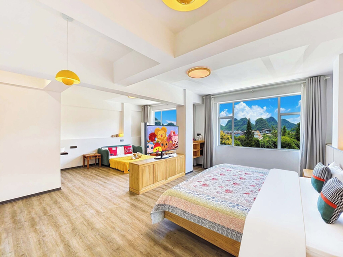 Room 5, Yangshuo Singingriver climbers house, Guilin