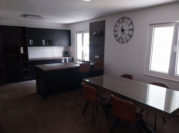 Others 1, Villa Marija, Podstrana
