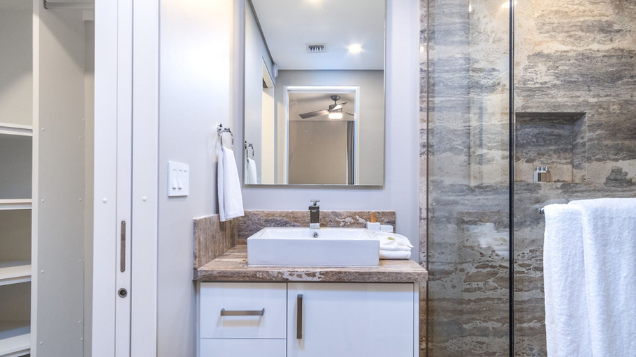 Bathroom 4, Rocky Point Beach Lyfe Encantame Condo Viento 205, Puerto Peñasco