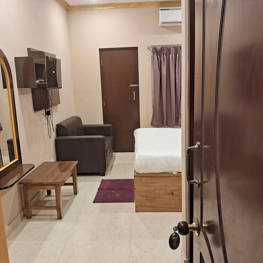 Room 5, Hotel Shriman Palace Puri, Puri