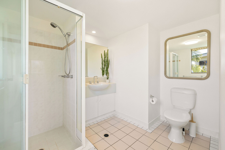 Bathroom 2, Beach Break Apartment 65, Gold Coast