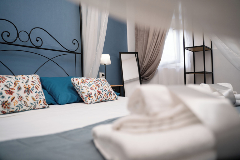 Room 2, Sister's House, Pisa