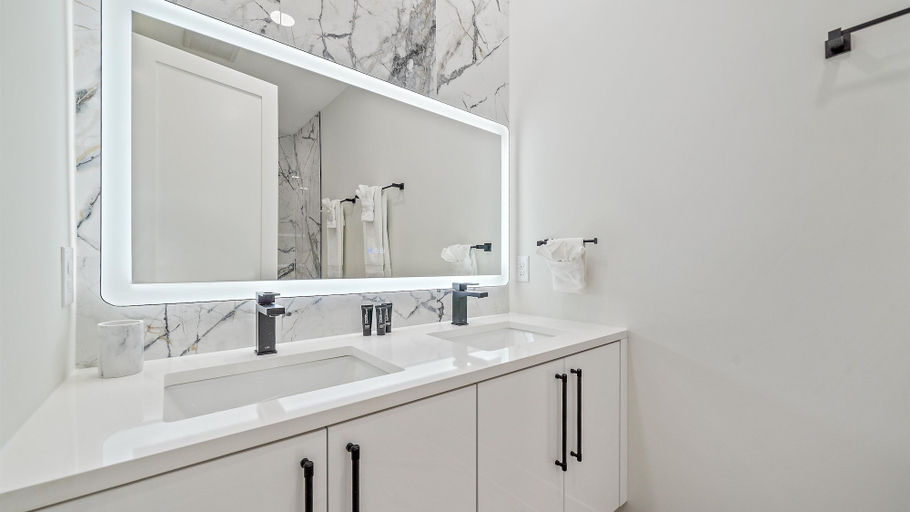Bathroom 3, Coastal Moderne 2 Bedroom Townhouse, Sarasota