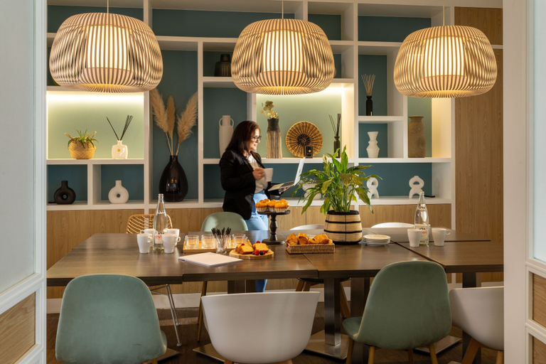 Food & Drinks 5, Hotel Paris Louis Blanc, Paris