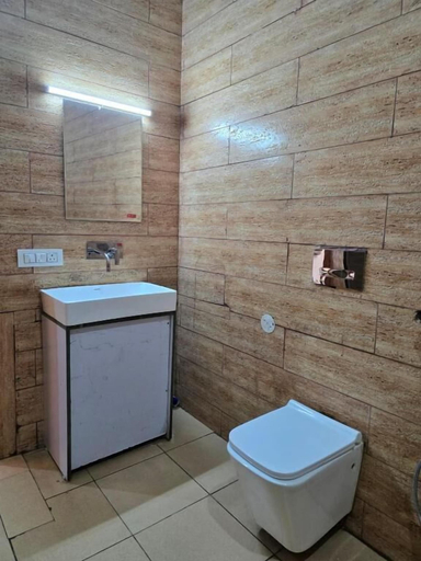 Bathroom 3, Hotel New Snow Palace, Kangra
