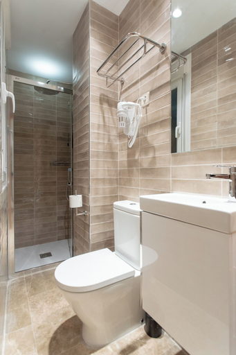 Bathroom 3, Suites You Opera, Madrid