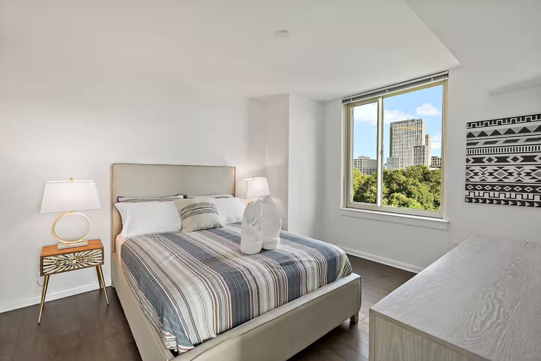 Room 4, Hala tysons, Fairfax