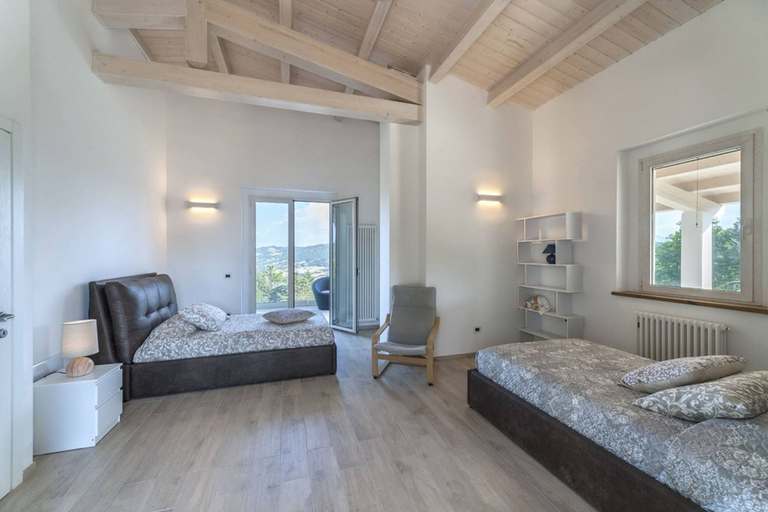 Room 3, Villa Montefalcone 8, Pesaro E Urbino