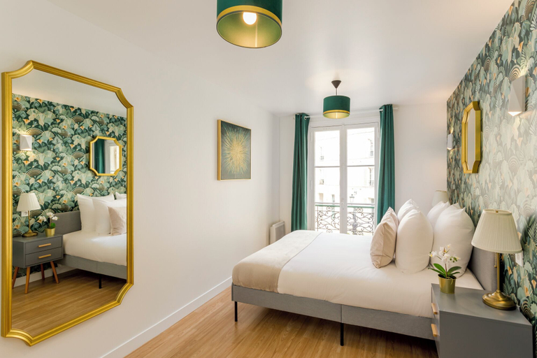 View from room, Merveil Family Suite - Roosevelt, Paris
