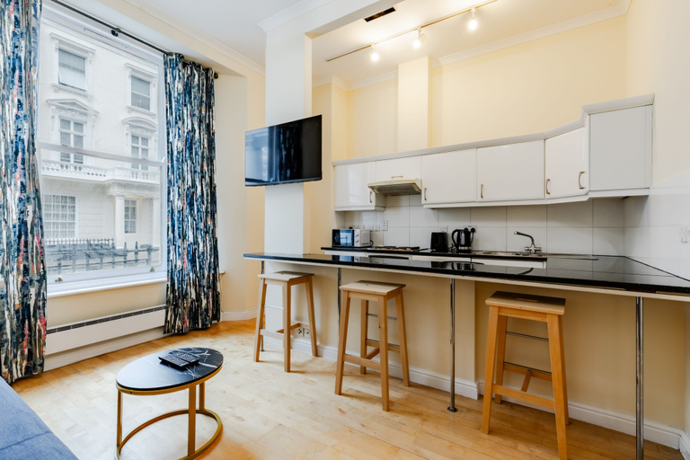 Shared kitchen 3, Comfy Apartments in Queensway, London