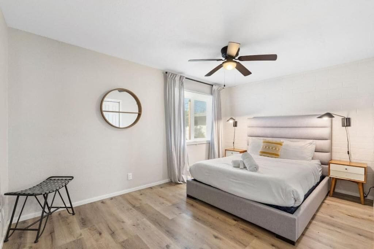 Room 2, Fashion Square, Maricopa