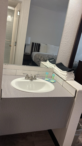 Bathroom 4, Heritage Inn, Whatcom