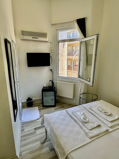 Bedroom 5, HEYBELIADA, Adalar