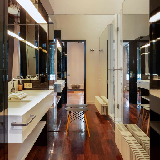 Room 2, Artist Modernist 3-br Gem Next to Paseo de Gracia, Barcelona