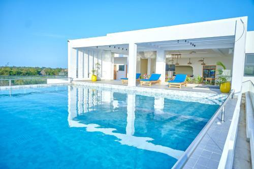 Private pool