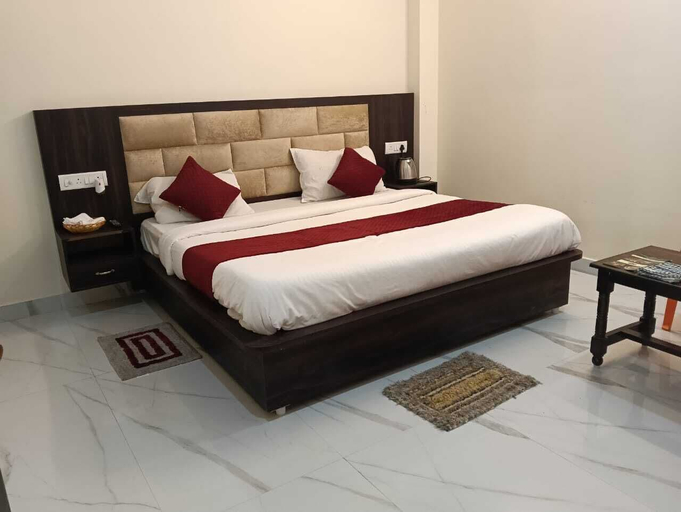 Room 4, Staylo Abhinandan Palace, Faizabad