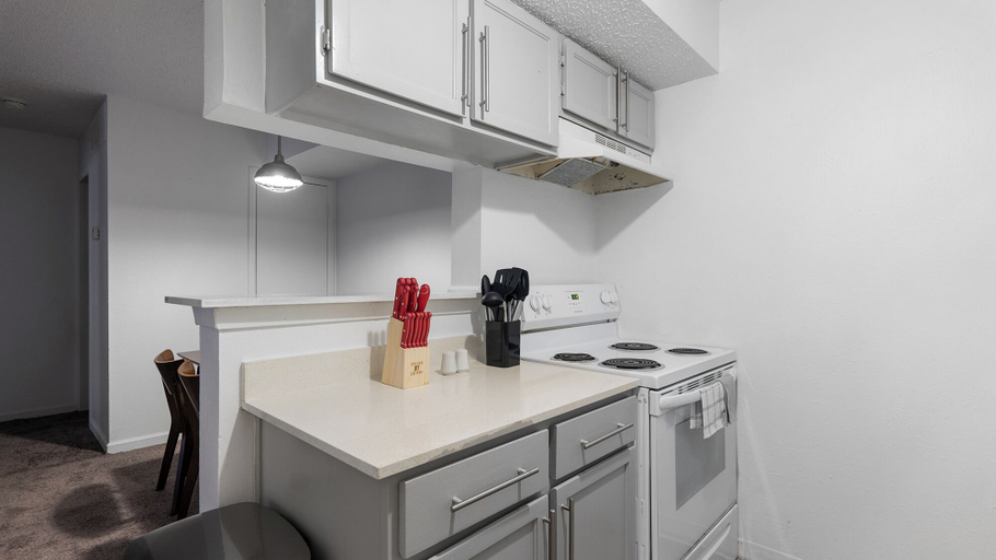 Private kitchen 4, Landing Apartments - Austin near Windsor Park, Travis
