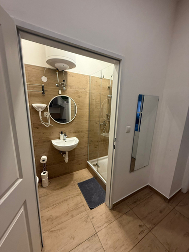 Bathroom 2, Bright 1BR Apt Near Top Vienna Sights, Wien